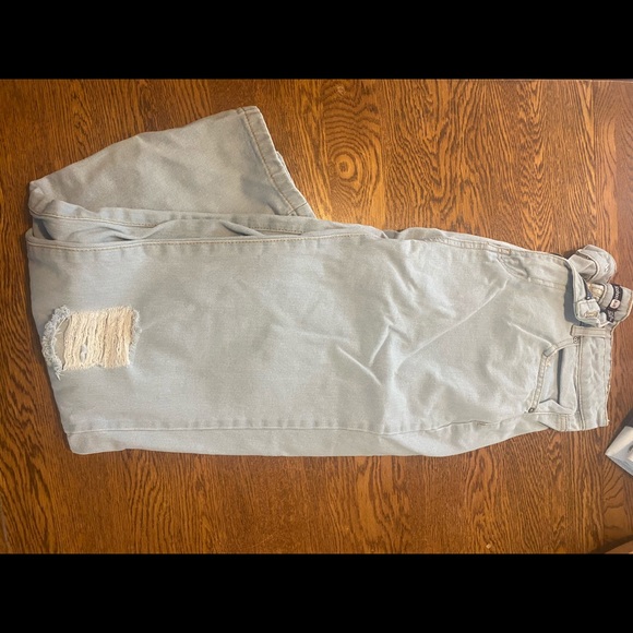 Distressed boyfriend jeans - Picture 3 of 4